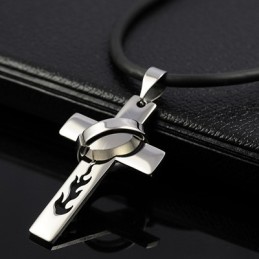 Chłopięcy Naszyjnik Z Krzyżem Z Tytanu I Płomieniem
